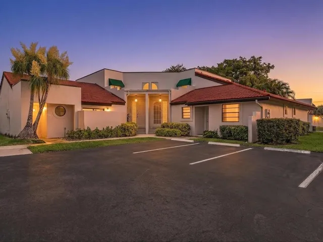 2-bedroom rental at 299 NW 36th Avenue, Deerfield Beach