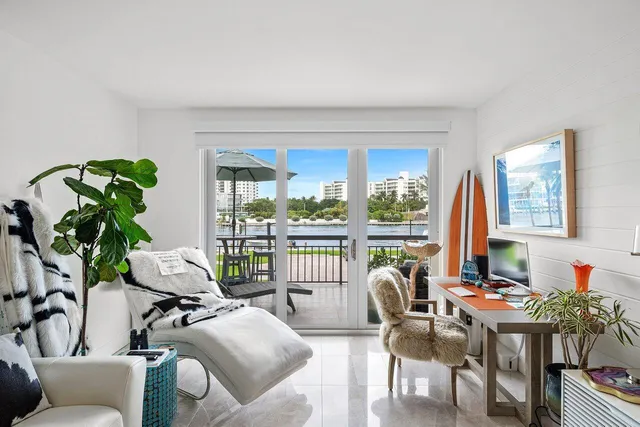 1-bedroom rental at 901 E Camino Real #1c, Boca Raton