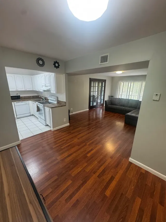 2-bedroom rental at 480 NW 20th Street #3060, Boca Raton