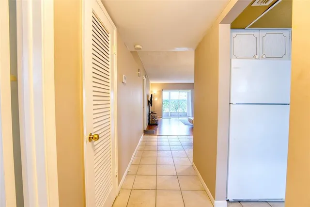 1-bedroom rental at 4700 Washington Street #105, Hollywood