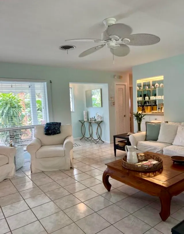 3-bedroom rental at 301 SW 8th Terrace, Boca Raton