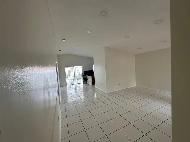 3-bedroom rental at 9316 NW 121st Terrace #51, Hialeah Gardens