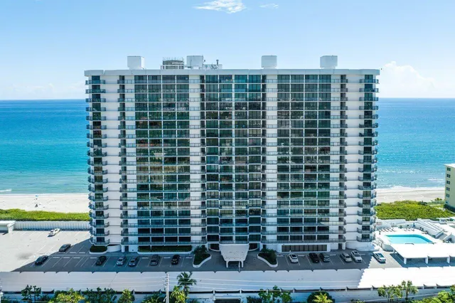 2-bedroom rental at 250 S Ocean Boulevard #6f, Boca Raton