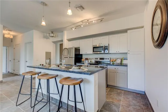 2-bedroom rental at 1558 NE 34th Court #3c, Oakland Park