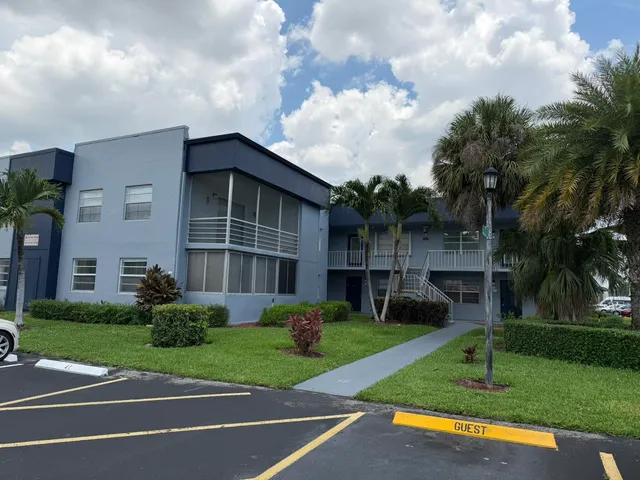 2-bedroom rental at 119 Burgundy C, Delray Beach