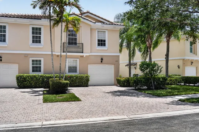 3-bedroom rental at 112 Santa Barbara Way, Palm Beach Gardens