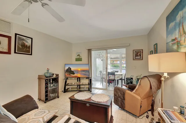 2-bedroom rental at 2121 NE 1st Court #105, Boynton Beach