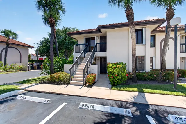 2-bedroom rental at 351 Club Circle #101, Boca Raton