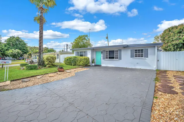 3-bedroom rental at 404 S 62nd Terrace, Hollywood