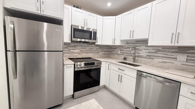 2-bedroom rental at 6505 Winfield Boulevard, Margate