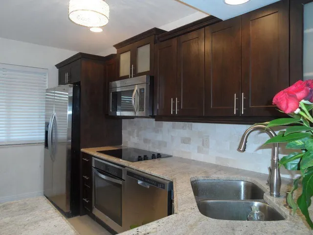 1-bedroom rental at 4832 SE Esedra Court #305, Lake Worth
