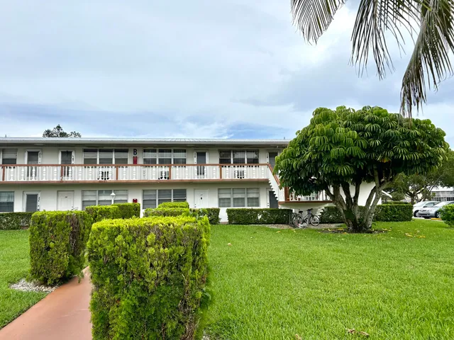 1-bedroom rental at 39 Cambridge B, West Palm Beach