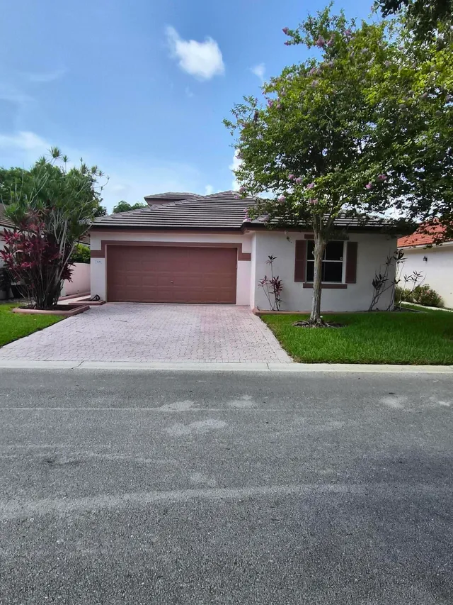 4-bedroom rental at 7306 NW 1st Manor NW, Plantation
