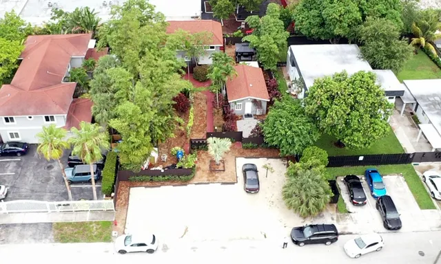 1-bedroom rental at 1329 NE 5th Avenue #1, Fort Lauderdale