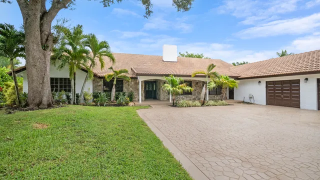 4-bedroom home at 7510 E Cypresshead Drive, Parkland