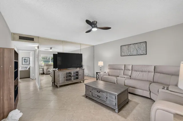 2-bedroom home at 942 Normandy T Trail #942, Delray Beach