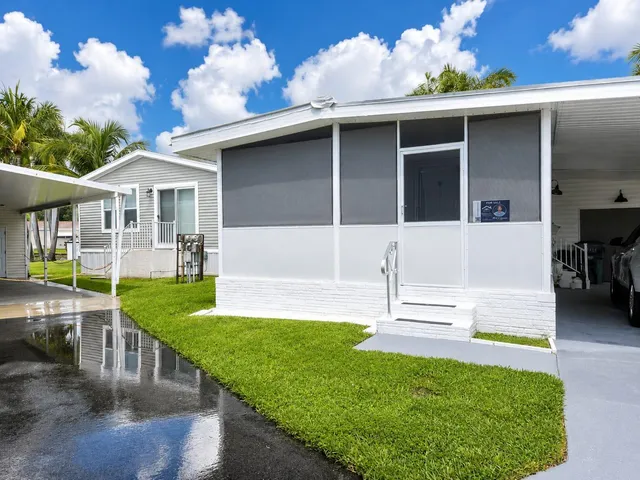 2-bedroom home at 3302 Lake Street, Hollywood