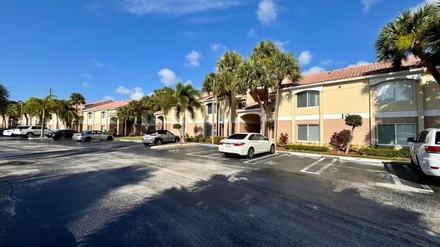 2-bedroom rental at 815 W Boynton Beach Boulevard #8-106, Boynton Beach