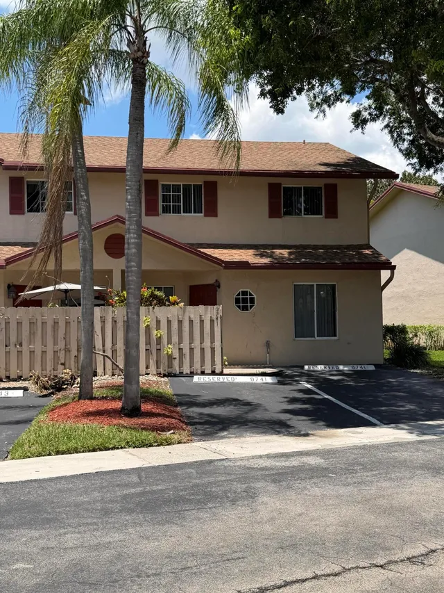 3-bedroom rental at 9741 NW 37th Street, Sunrise