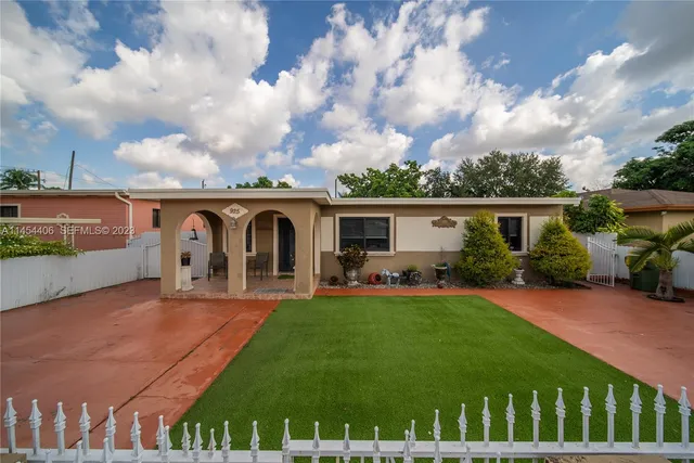 4-bedroom home at 925 E 29th Street, Hialeah