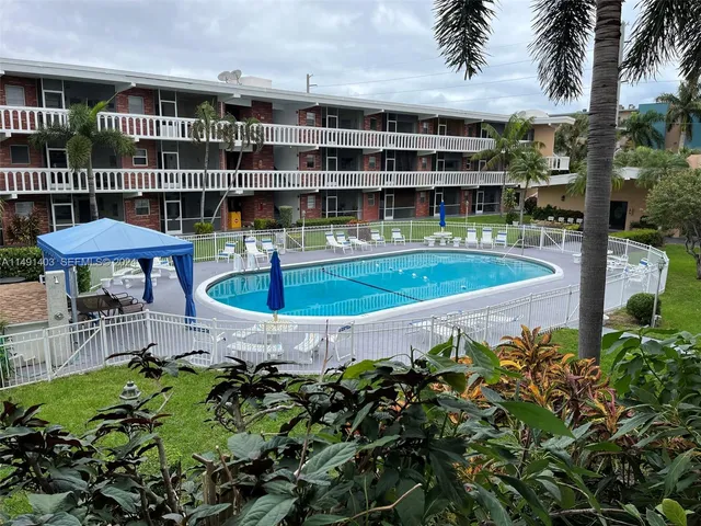 1-bedroom home at 181 NE 14th Avenue #22B, Hallandale Beach