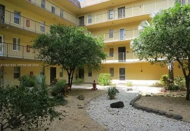 1-bedroom home at 2831 Somerset Drive #206, Lauderdale Lakes