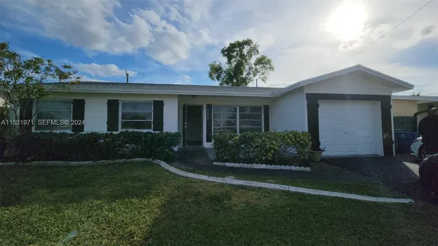 5-bedroom home at 11520 NW 31st Place, Sunrise