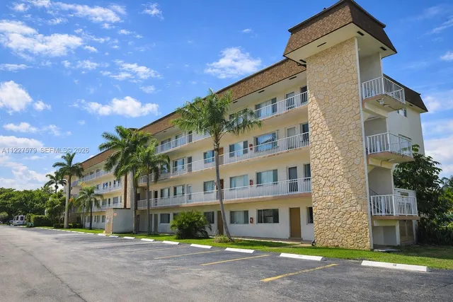 1-bedroom home at 6289 Lear Drive #306, Lake Worth