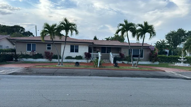 3-bedroom home at 206 Ponce De Leon Boulevard, Coral Gables