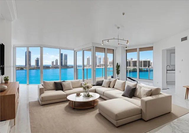3-bedroom home at 3370 Hidden Bay Drive #1208, Aventura