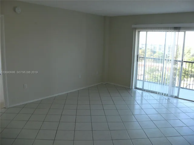 1-bedroom home at 4174 Inverrary Drive #911, Lauderhill
