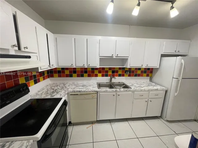 2-bedroom home at 1420 Atlantic Shores Boulevard #326, Hallandale Beach
