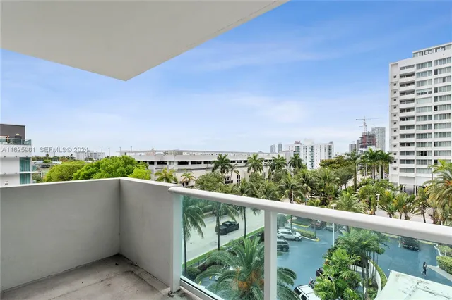 1-bedroom home at 1200 W Ave 515 #515, Miami Beach