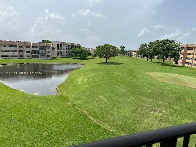 2-bedroom home at 10101 Sunrise Lakes Boulevard #306, Sunrise