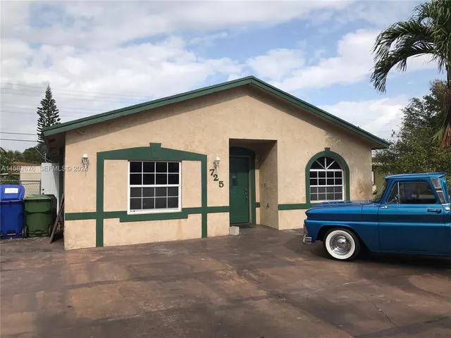 5-bedroom home at 725 NW 19th Terrace, Fort Lauderdale