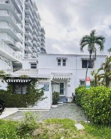 6-bedroom home at 2811 Indian Creek Drive, Miami Beach