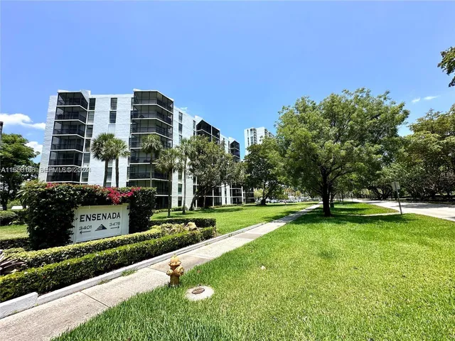 1-bedroom home at 3475 N Country Club Drive #204, Aventura