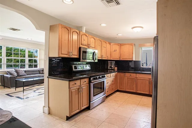 3-bedroom home at 1531 Moffett Street, Hollywood
