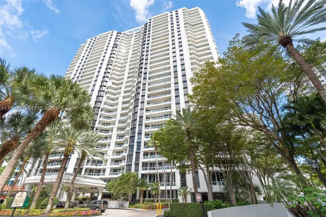 3-bedroom home at 21205 Yacht Club Drive #805, Aventura