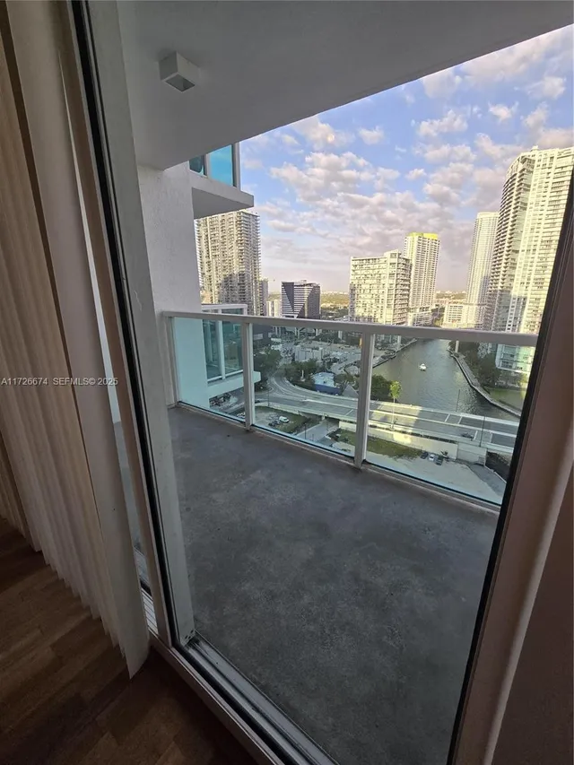 1-bedroom home at 31 SE 5th Street #2409, Miami