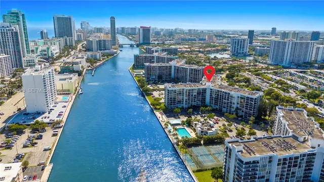 2-bedroom home at 800 Parkview Drive #909, Hallandale Beach
