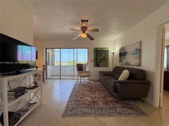 1-bedroom home at 1700 Pierce Street #702, Hollywood