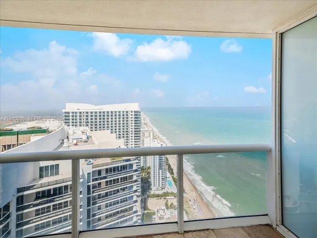 1-bedroom home at 1830 S Ocean Drive #5009, Hallandale Beach