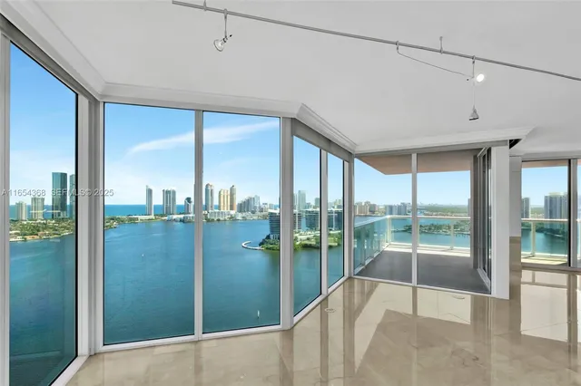 3-bedroom home at 3370 Hidden Bay Drive #2708, Aventura