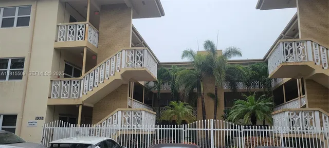 1-bedroom home at 1958 Monroe Street #107, Hollywood