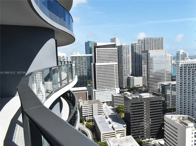 1-bedroom home at 1000 Brickell Plaza #3307, Miami