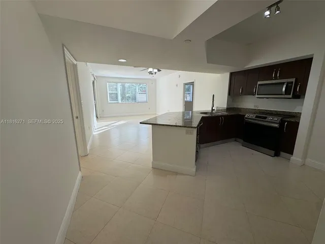 2-bedroom home at 19900 E Country Club Drive #209, Aventura