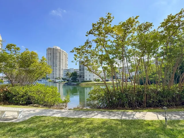 1-bedroom home at 2930 Point East Drive #E109, Aventura