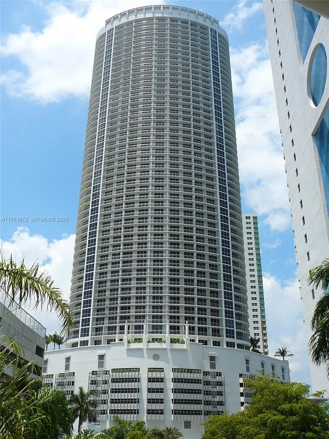 2-bedroom home at 1750 N Bayshore Drive #2215, Miami