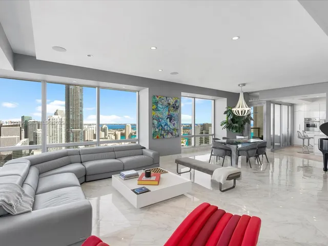 3-bedroom home at 1425 Brickell Avenue #52BC, Miami